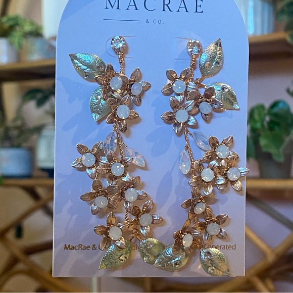 Macrame Wire Flower Leaves Vine Buds Crystal Leaves Gold Green Earrings NWT - Picture 2 of 5